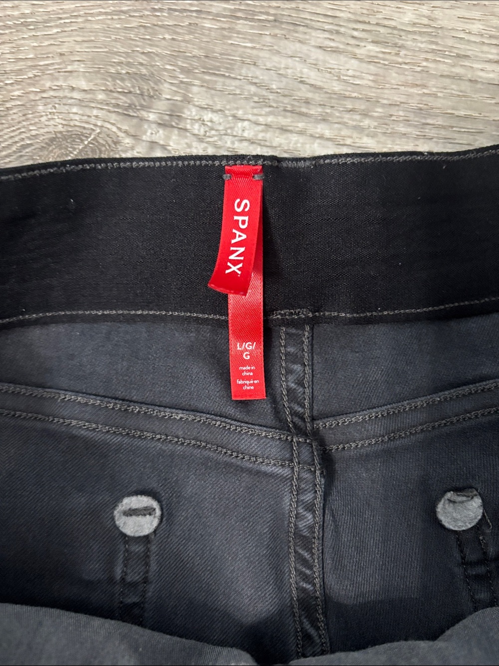 SPANX Charcoal Gray Twill High-Waist Pull on Shorts Tummy Control Size Large - Picture 2 of 6
